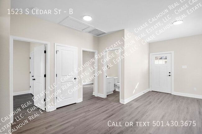 Building Photo - 1523 S Cedar St