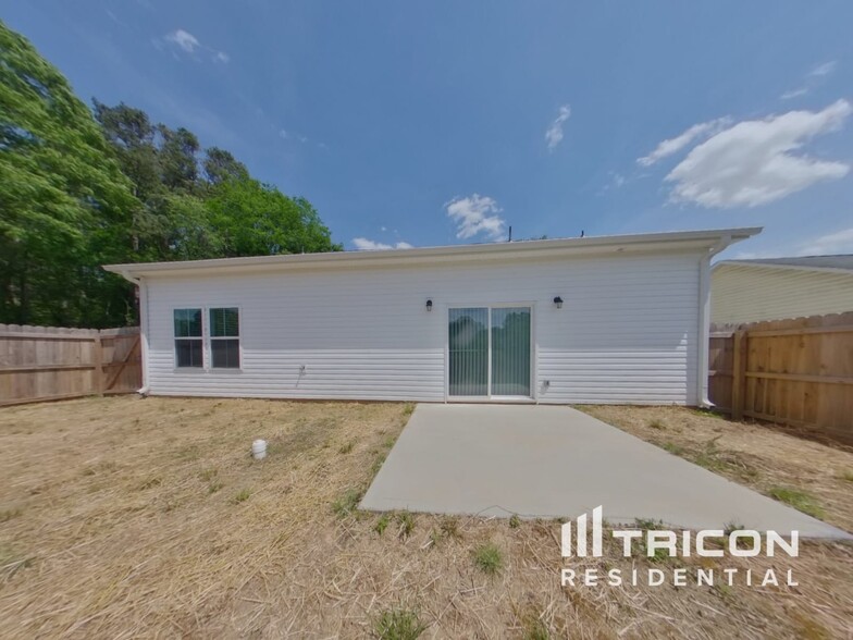 Building Photo - 3041 Goble St