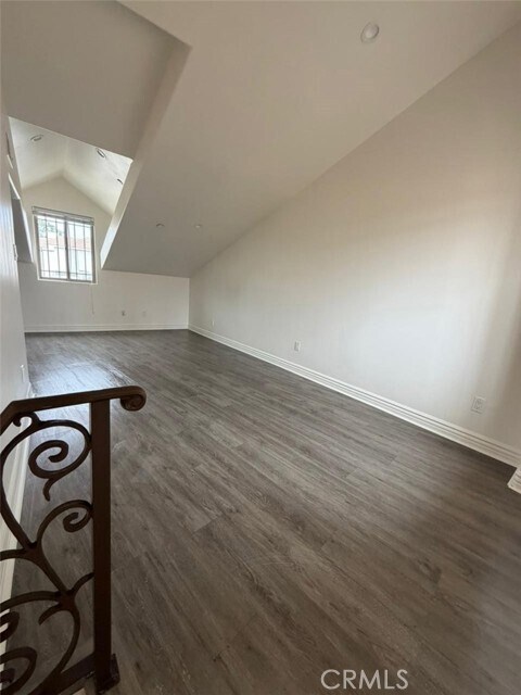 Building Photo - 10220 Samoa Ave