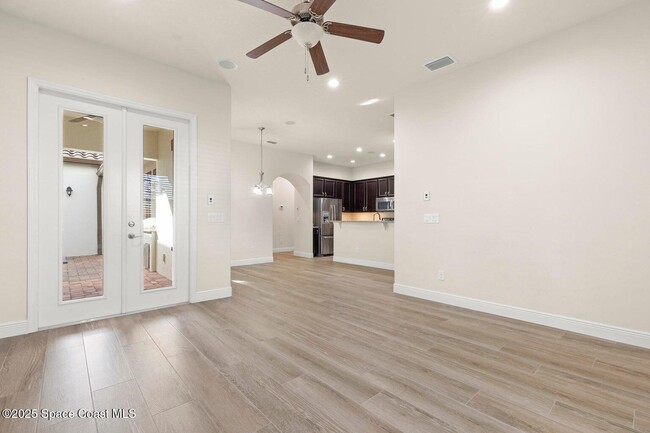 Building Photo - 7065 Primavera Ln