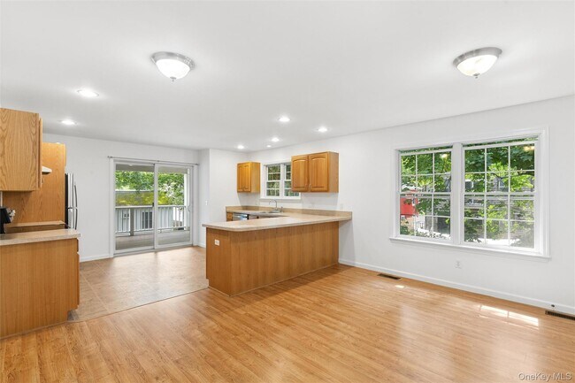 Building Photo - 415 1st St