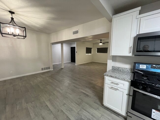 Building Photo - 9412 Beals St