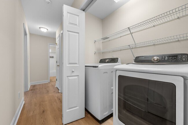 Building Photo - 5703 Stardust Dr