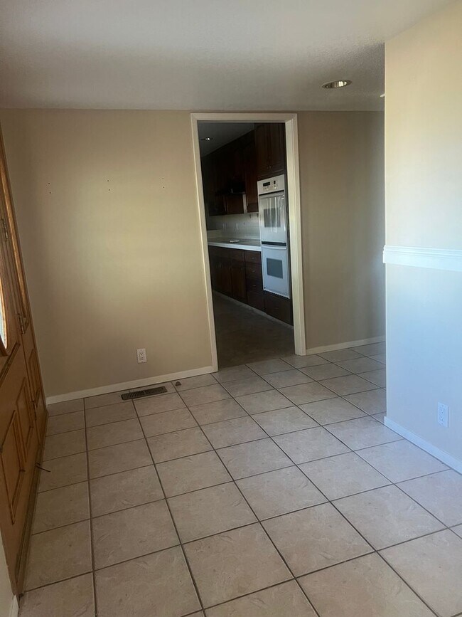 Building Photo - Nothing but short of Amazing - 3 Bedroom home!