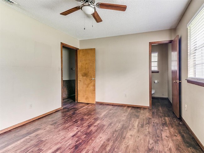 Building Photo - 1303 Homeland Ave