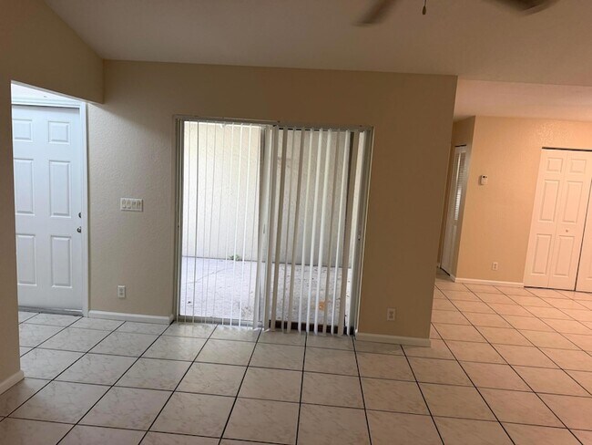 Building Photo - 14011 Veronica Ct