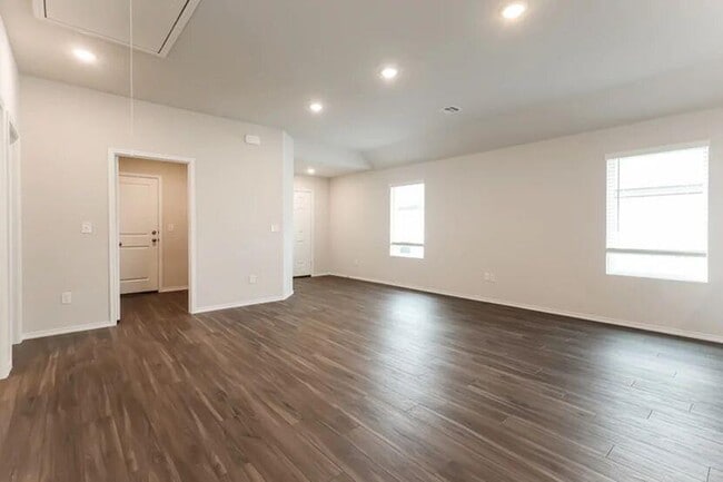 Building Photo - 1806 Dogwood Dr