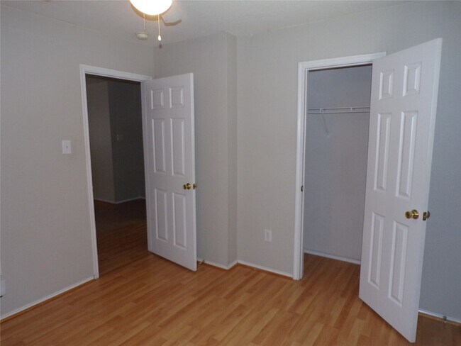 Building Photo - 2612 Sierra Dr