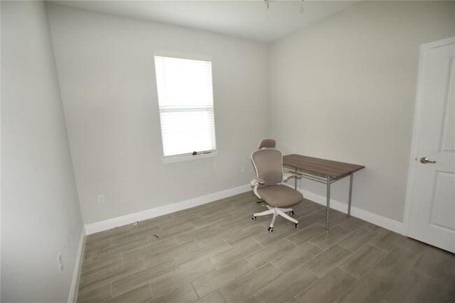 Building Photo - 642 Desmoines Ct