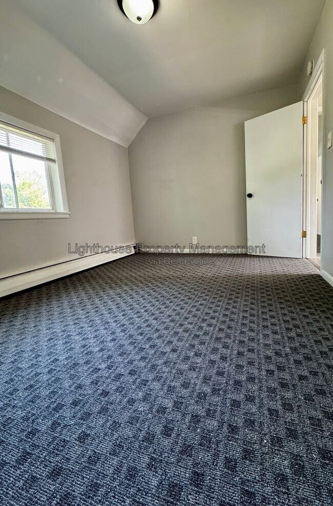 Building Photo - 1165 W Dale Ave