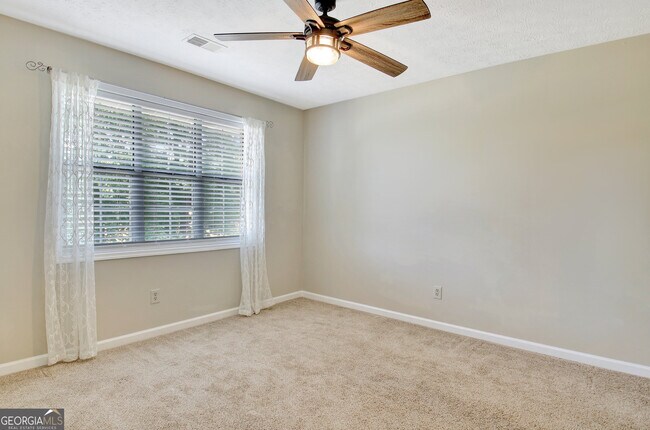 Building Photo - 303 Calgary Dr
