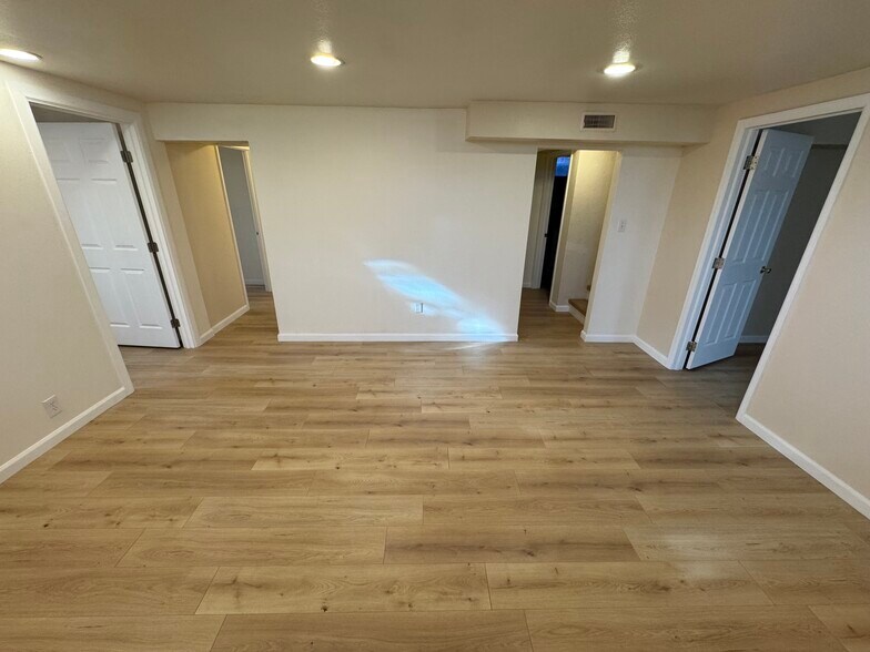 Building Photo - 6085 W Arkansas Ave