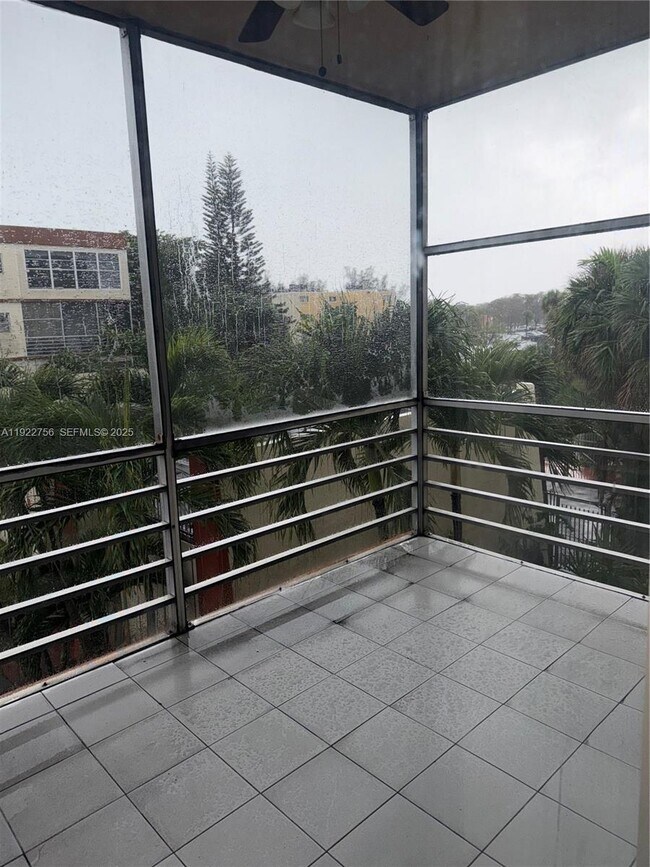 Building Photo - 4042 NW 19th St