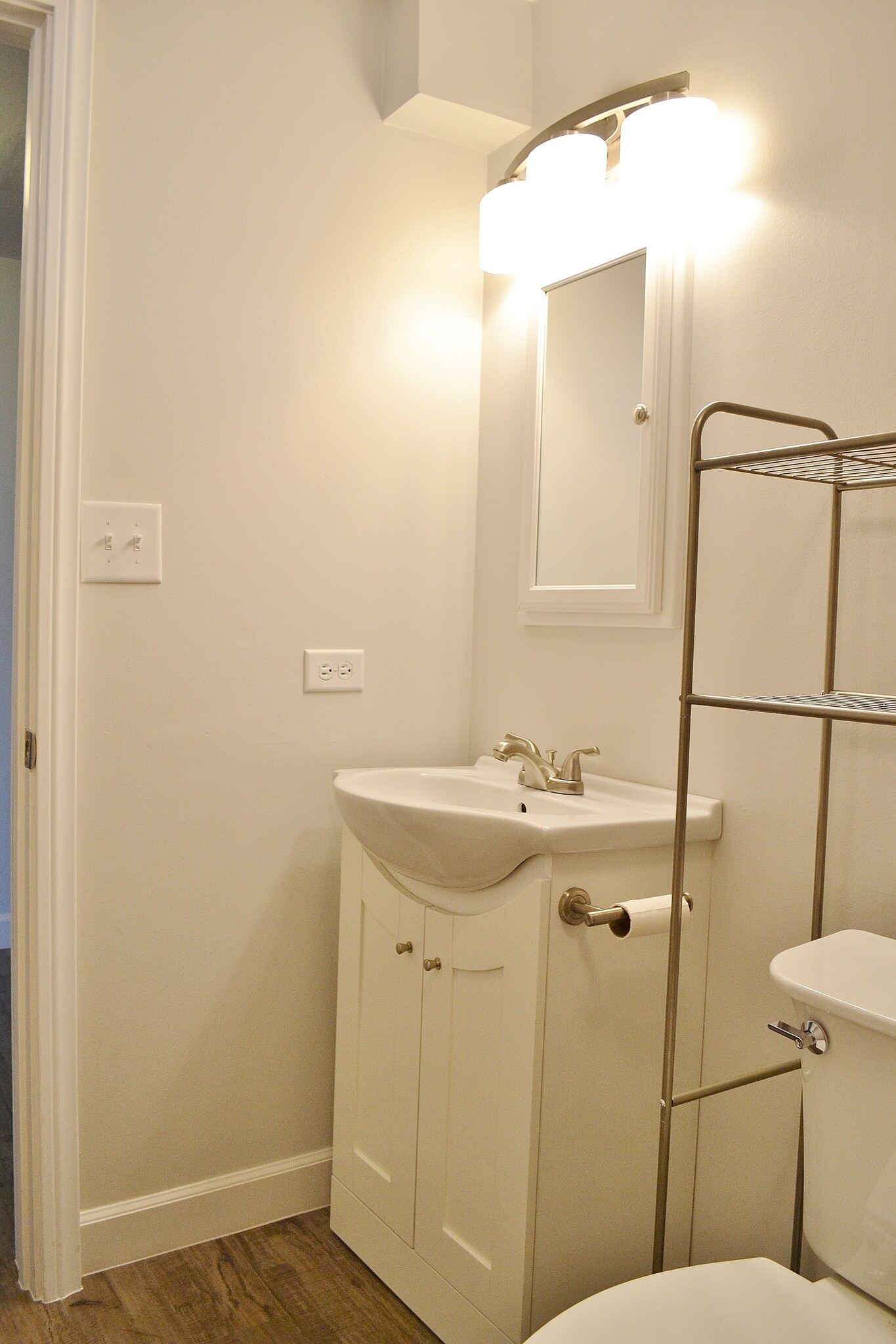 Bathroom - 824 Kinau St