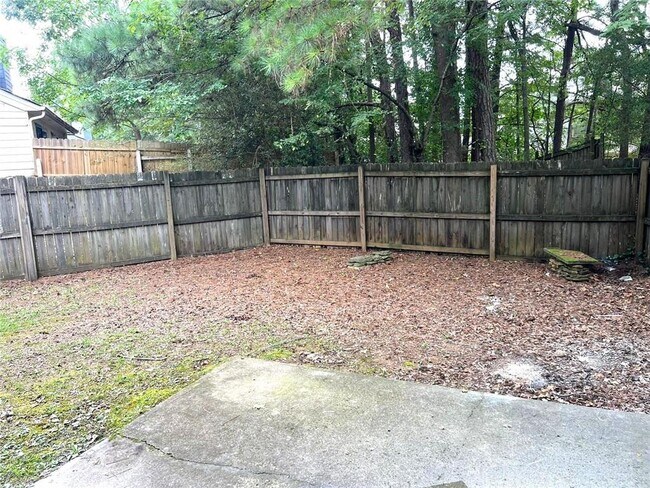 Building Photo - 8019 Woodlake Dr