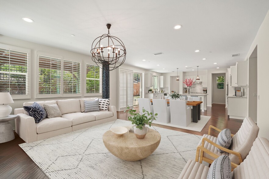 Large Great room - 4928 Princess Dr