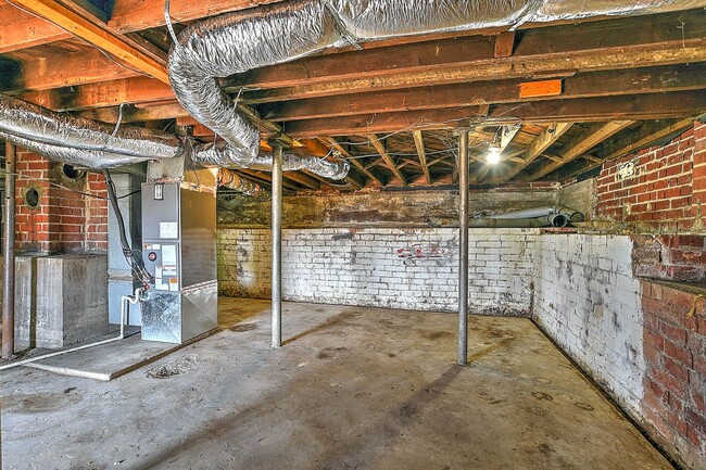 Building Photo - 1116 Myrtle St