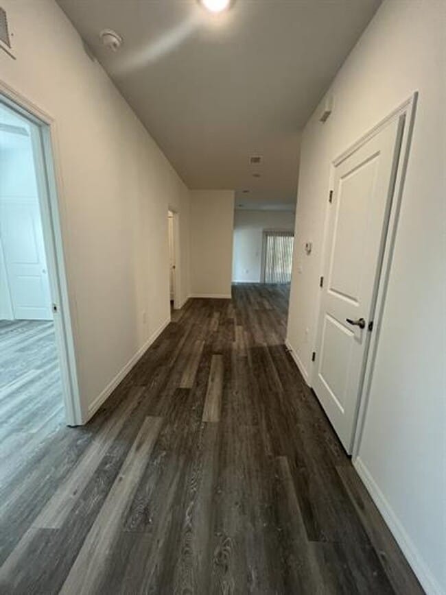 Building Photo - 1151 Oceanic Rd