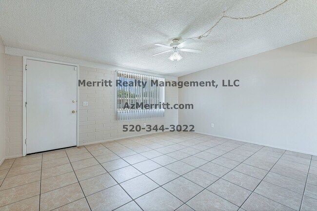 Building Photo - 8518 E Fond Du Lac Dr