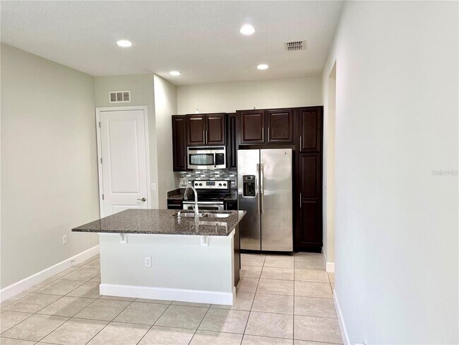 Building Photo - 13796 Eliot Avenue