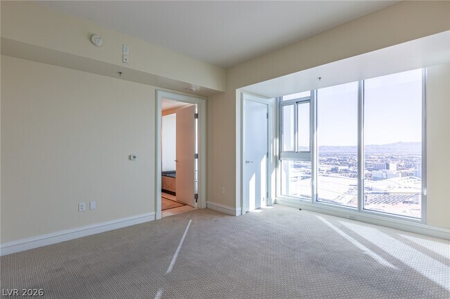 Building Photo - 2700 S Las Vegas Blvd