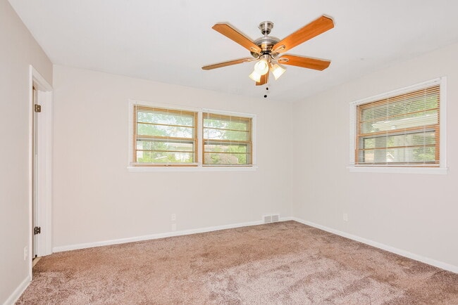 Building Photo - 1255 Del Rey Dr