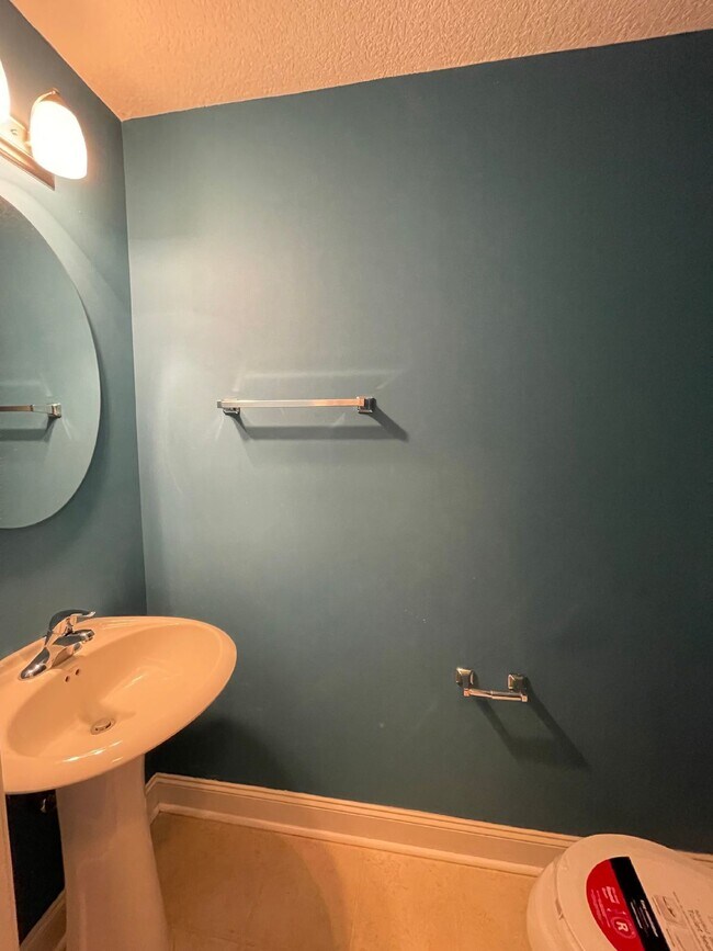 Building Photo - House for Rent