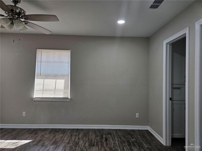 Building Photo - 23 Del Monte Dr