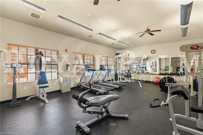 Building Photo - 8895 Via Isola Court