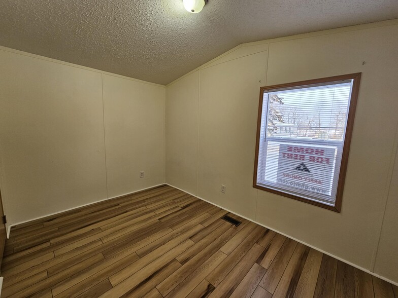 Building Photo - 47 Noble Ln