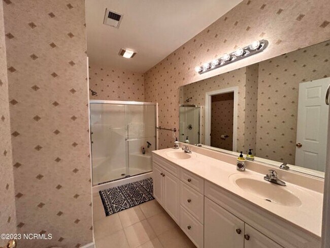 Building Photo - NEW REDUCED PRICE in Beautiful Sea Trail Plantation townhome