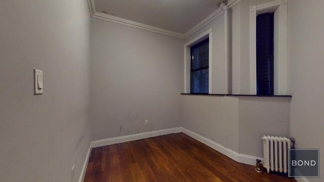Building Photo - 724 Tenth Avenue