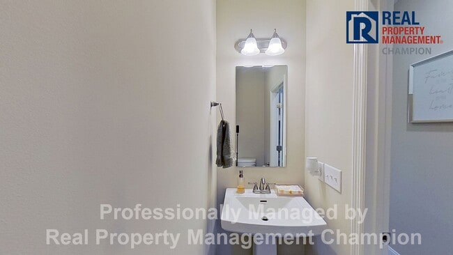 Building Photo - Like New Home with Open Layout and Spacious Rooms