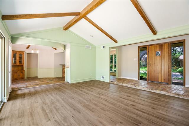 Building Photo - 6926 Robin Willow Dr