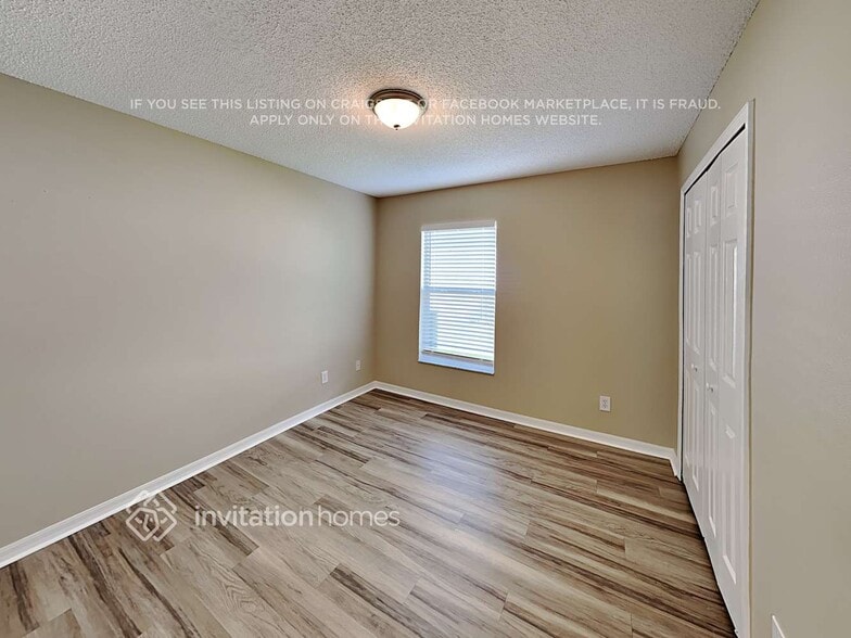 Building Photo - 13733 Hawkeye Dr