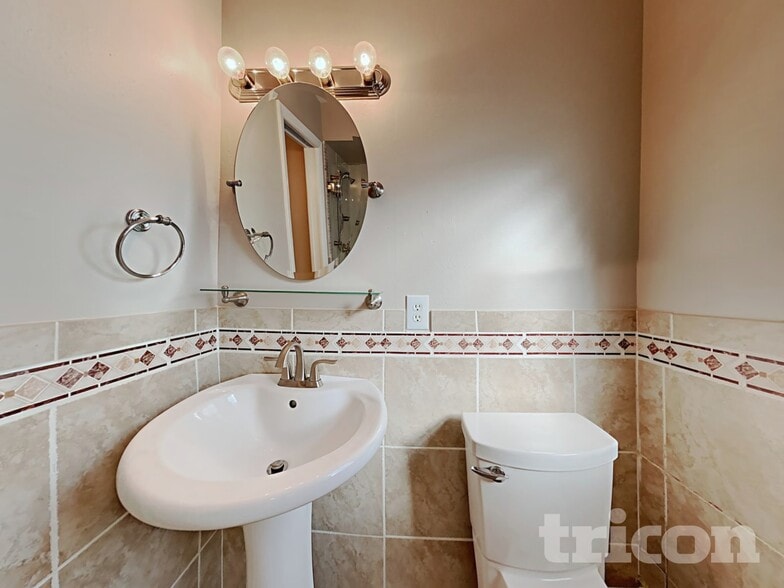 Building Photo - 2942 Mallorn Way