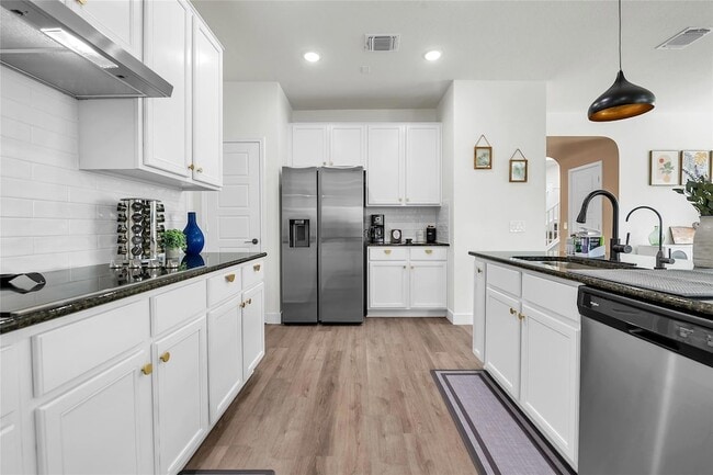 Building Photo - 12520 Anthology St