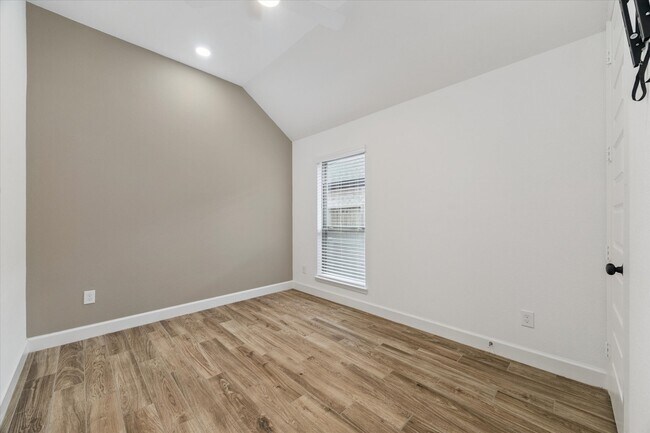 Building Photo - 2907 Tanager Trace