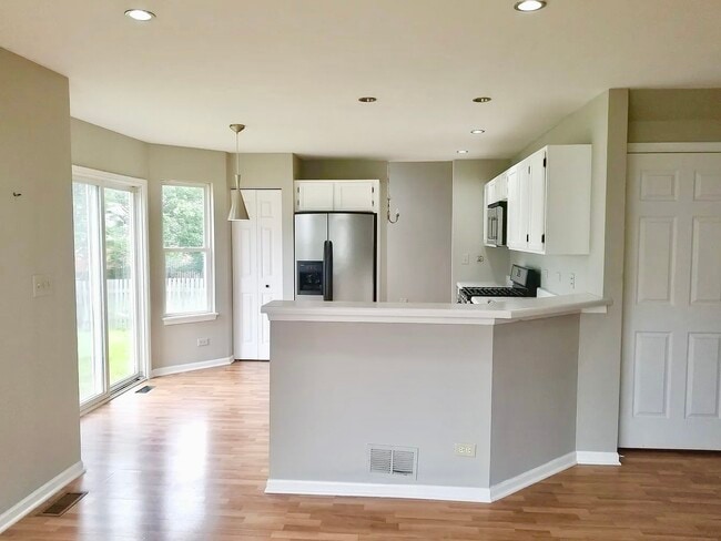Building Photo - 2223 Periwinkle Ln