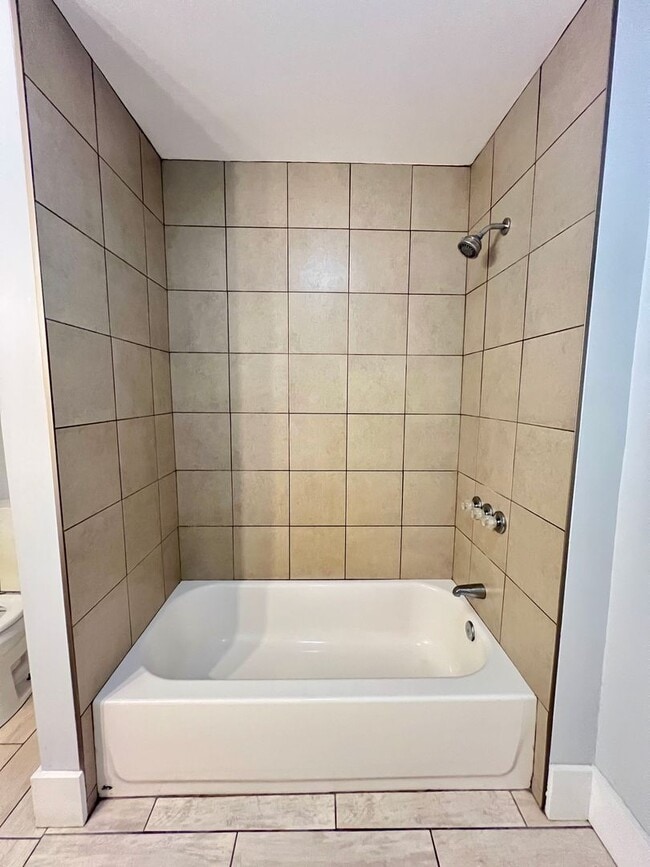 Building Photo - Adorable Rental located in South Hill