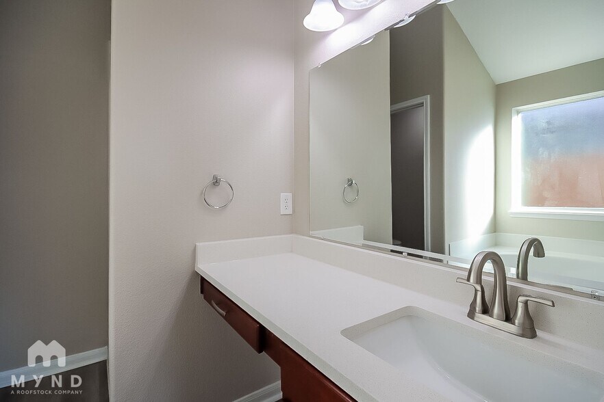 Building Photo - 8630 W Highlands Crossing