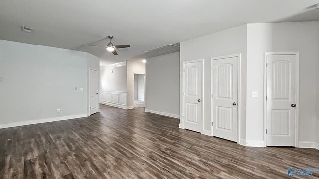 Building Photo - 403 Edgebrook Dr