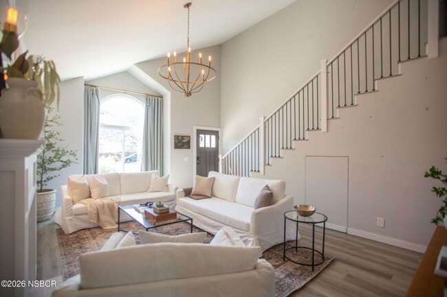 Building Photo - Beautiful Wine Country Home