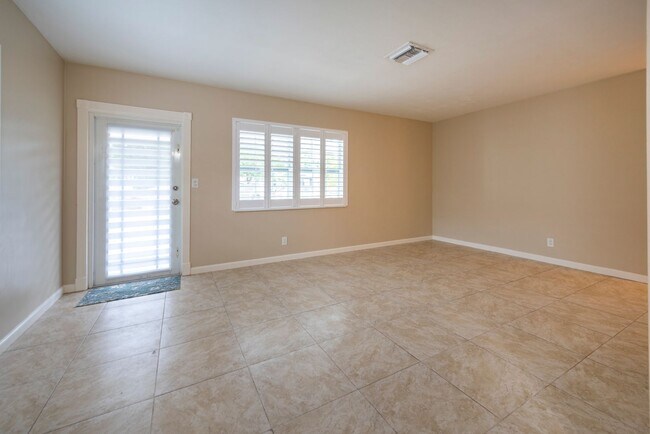 Building Photo - READY FOR A NEW TENANT - EXCELLENT PRIVATE PROPERTY IN SOUTH MIDDLE RIVER