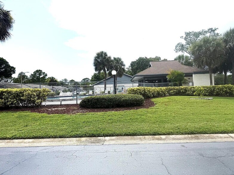 Building Photo - 3841 El Camino Ct