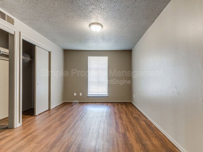 Building Photo - 4008 SE 47th St