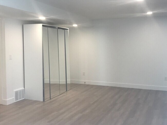 Building Photo - 3600 W 1700 N