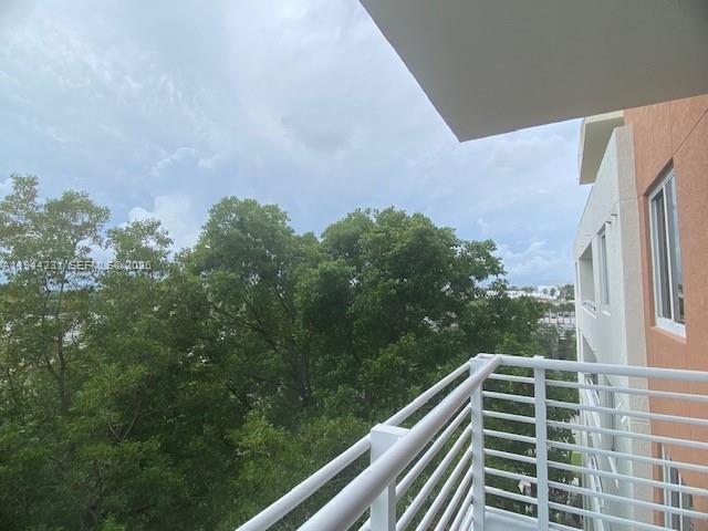 Building Photo - 2775 NE 187th St