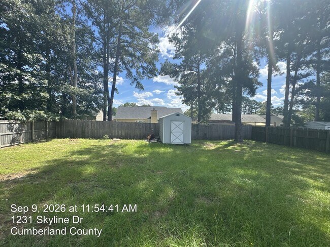 Building Photo - 1235 Skyline Dr