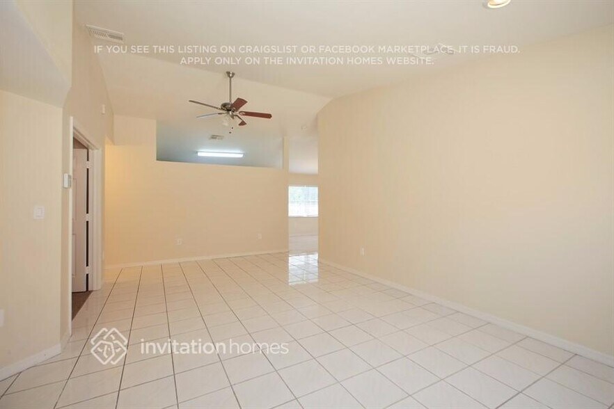Building Photo - 504 SW 177th Ave